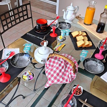 Chambre Privee Avec Salon, Garage Voiture, Velos, Motos Tourville-sur-Arques エクステリア 写真