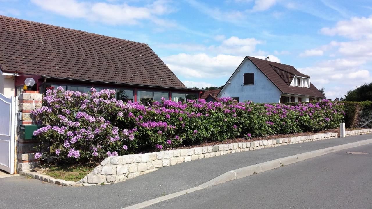 Chambre Privee Avec Salon, Garage Voiture, Velos, Motos Tourville-sur-Arques エクステリア 写真
