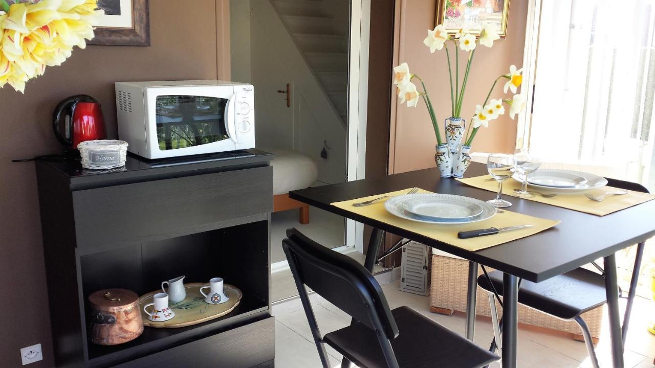 Chambre Privee Avec Salon, Garage Voiture, Velos, Motos Tourville-sur-Arques エクステリア 写真